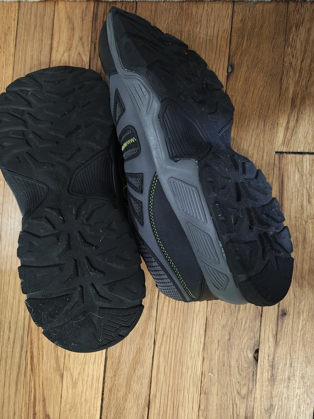 Avia Men's Gray Athletic Shoes with Neon Yellow Accents - Picture 4 of 8